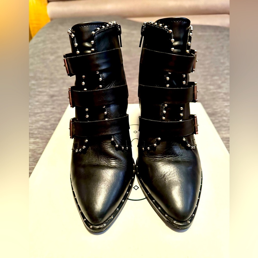 ✨Steve Madden Boots✨